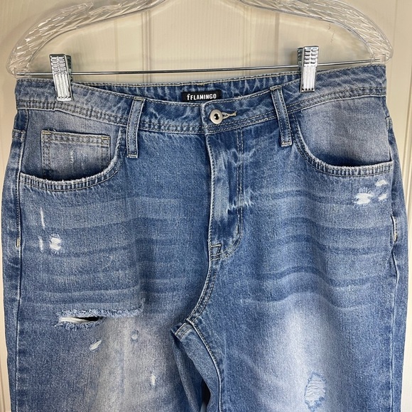 Flamingo high rise distressed light wash jean. Size Large - Picture 5 of 11